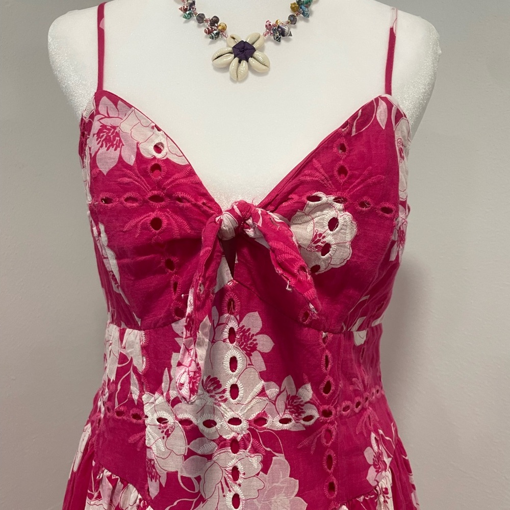Francesca's Collections Fuchsia & White Floral Midi Dress with Tie-Front - Picture 3 of 5